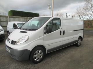 Used RENAULT TRAFIC in Shepperton, Middlesex for sale