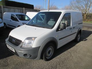 Used FORD TRANSIT CONNECT in Shepperton, Middlesex for sale